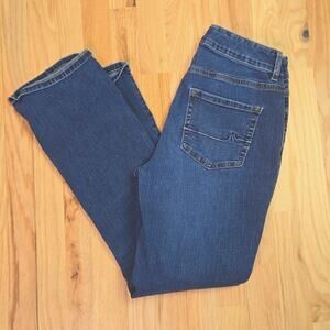 Maurices High Rise Curvy Jeans size 6 short